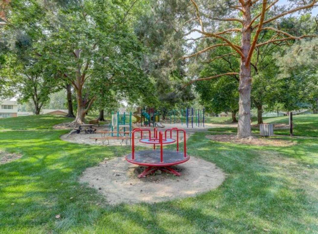 Experience Nirvana With Artwork Collections From Around The Globe Located In Lakewood Neighborhood In Se Boise Next To A Park, Minutes From Bown Crossing And The Boise River, 10 Minutes To Downtown, 4 Beds, Sleeps 8, Pets Welcome In Large Fenced In Y Buitenkant foto